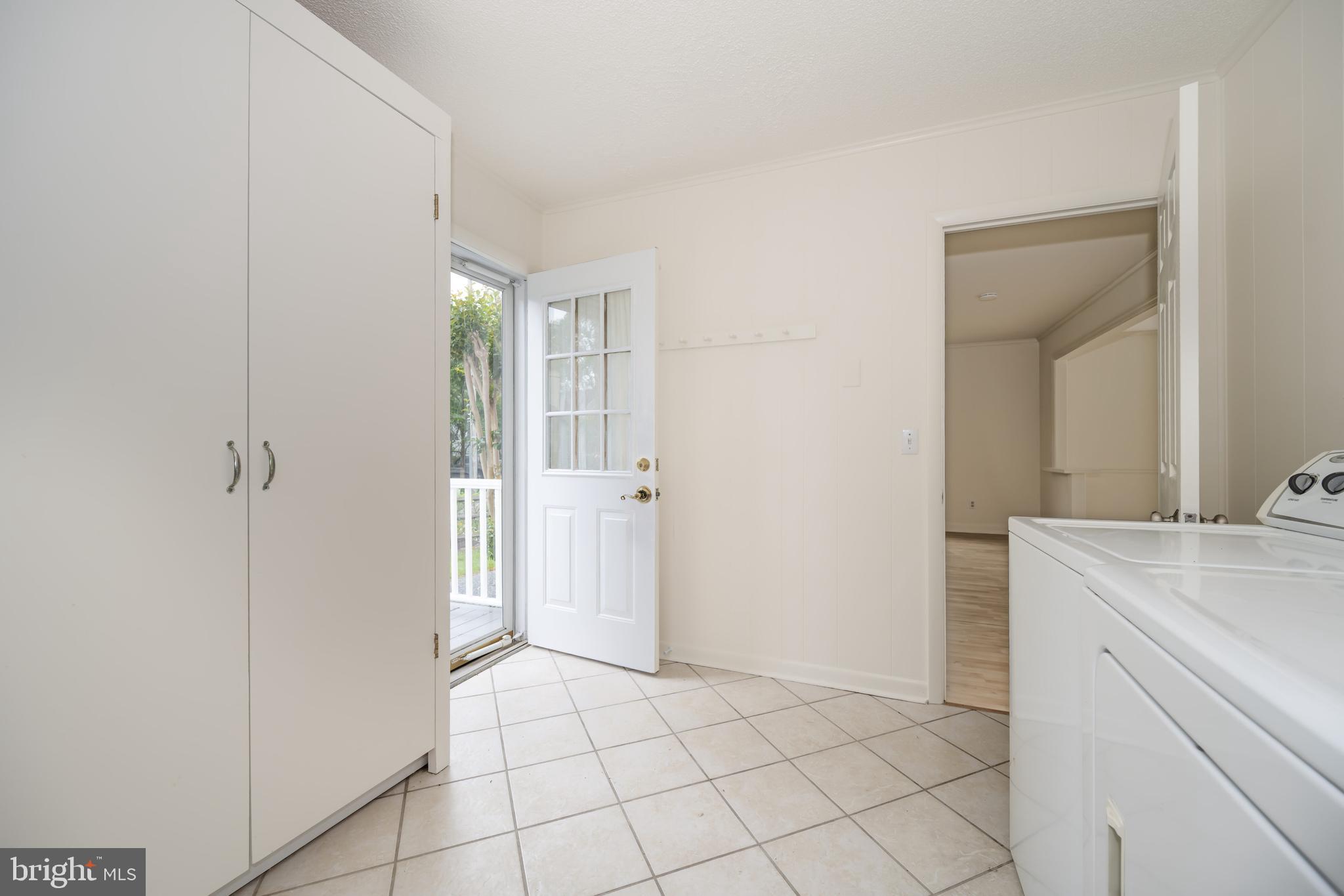 100 DIVISION, E STREET