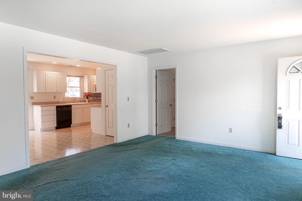 3824 SEYMOUR DRIVE