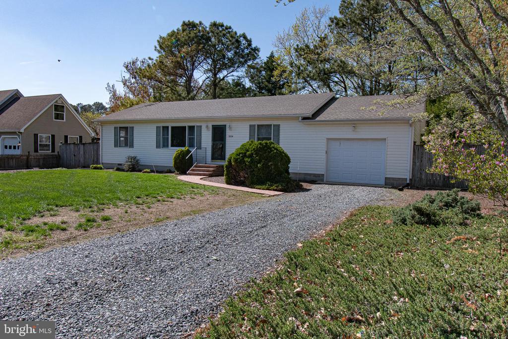 3824 SEYMOUR DRIVE