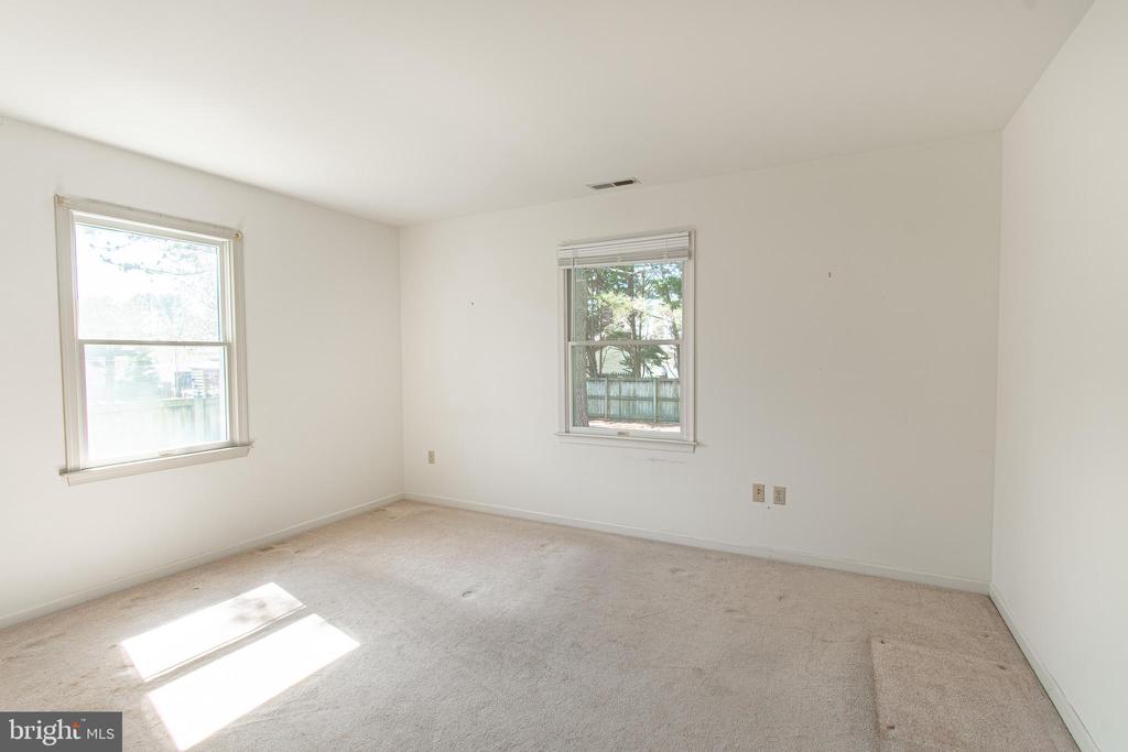 3824 SEYMOUR DRIVE