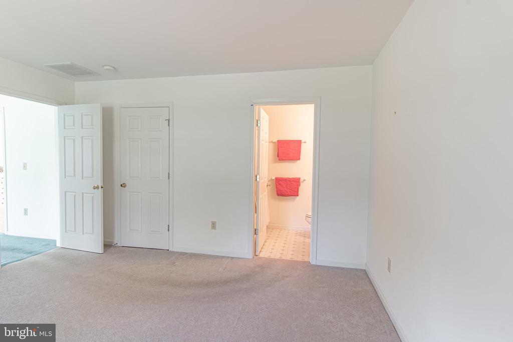 3824 SEYMOUR DRIVE
