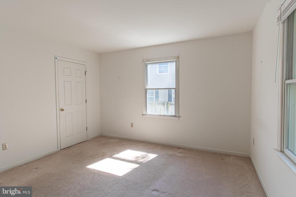 3824 SEYMOUR DRIVE