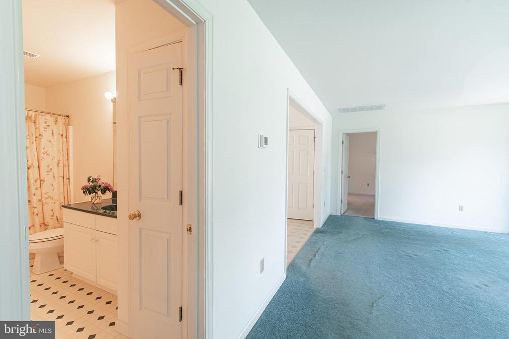 3824 SEYMOUR DRIVE