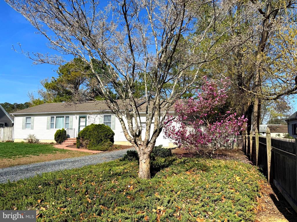 3824 SEYMOUR DRIVE