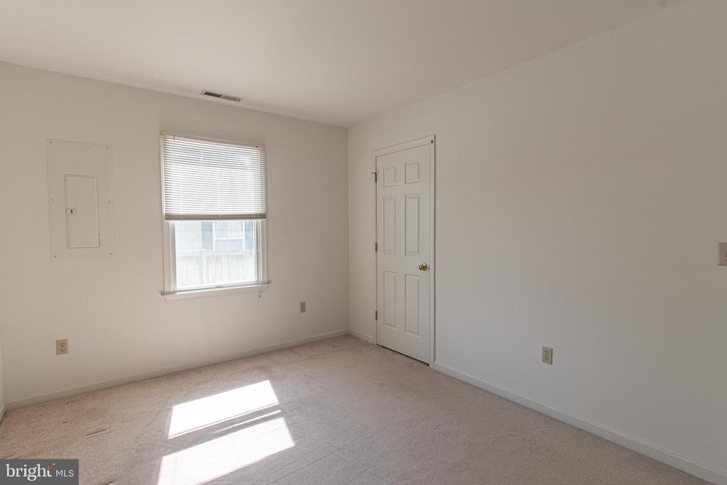 3824 SEYMOUR DRIVE