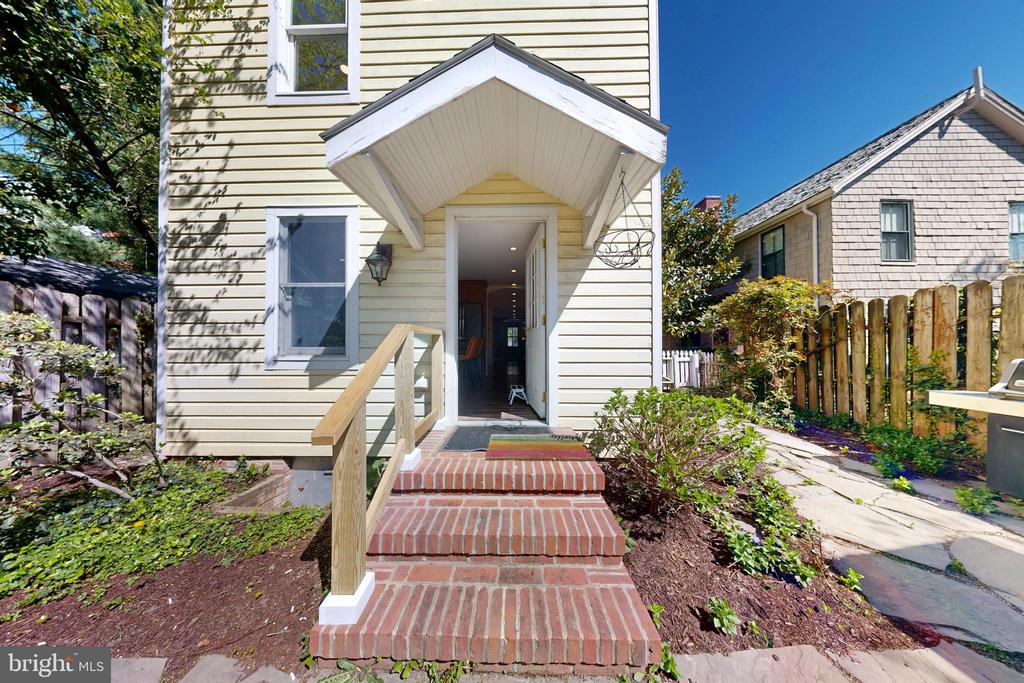 206 SOUTH STREET