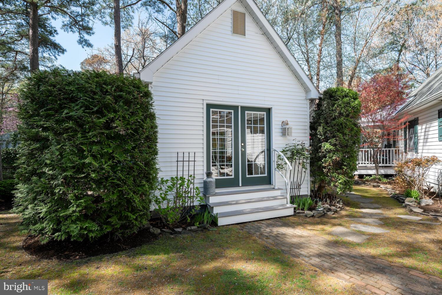 504 SEYMOUR AVENUE