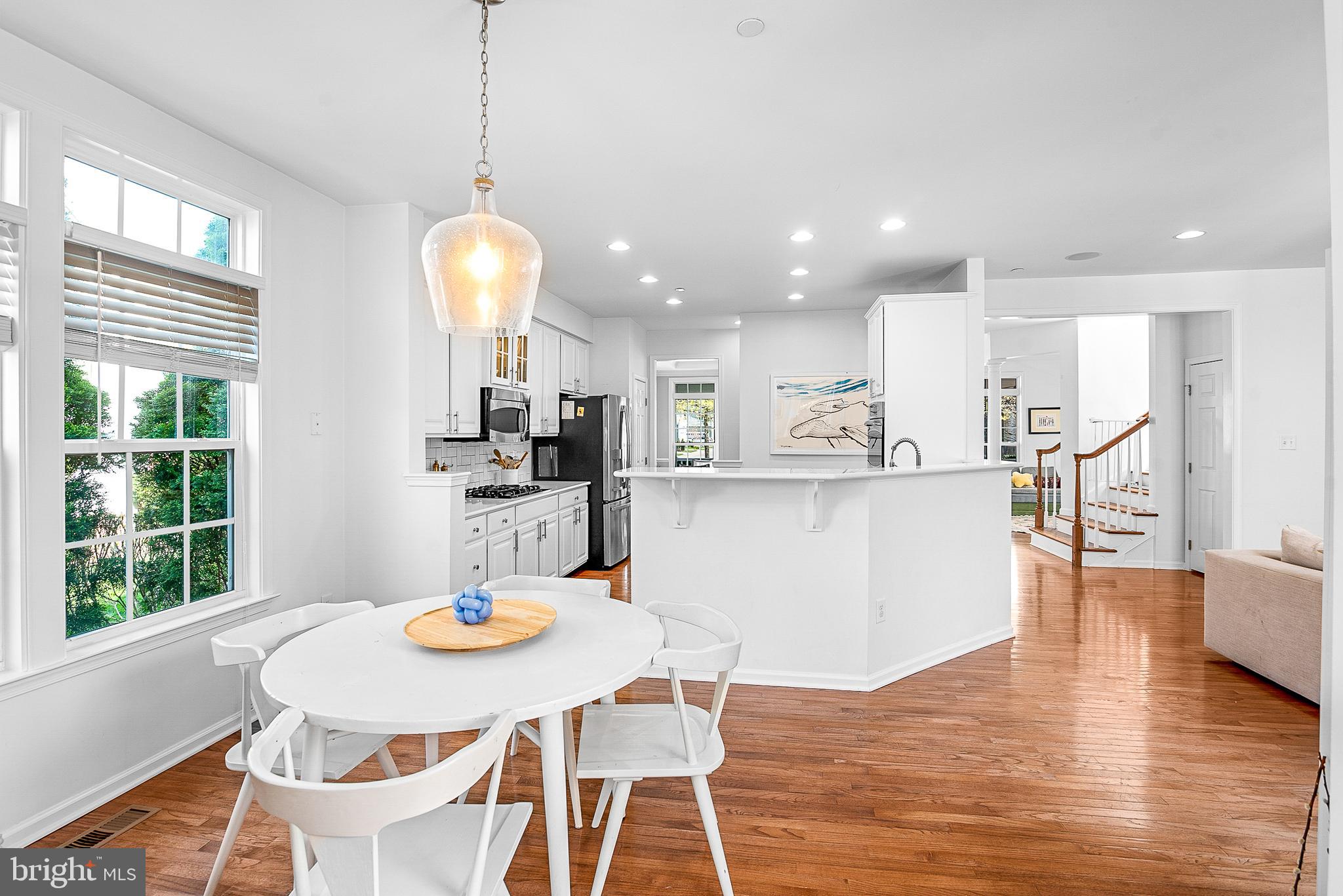 8020 EASTON VILLAGE DRIVE