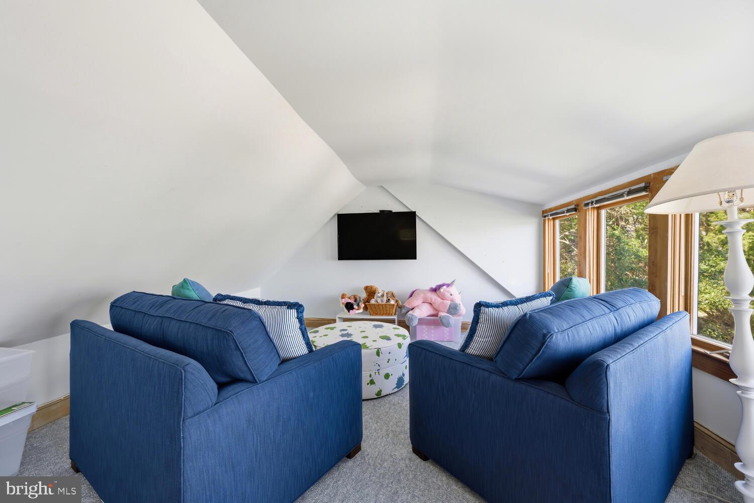 106 E DIVISION STREET