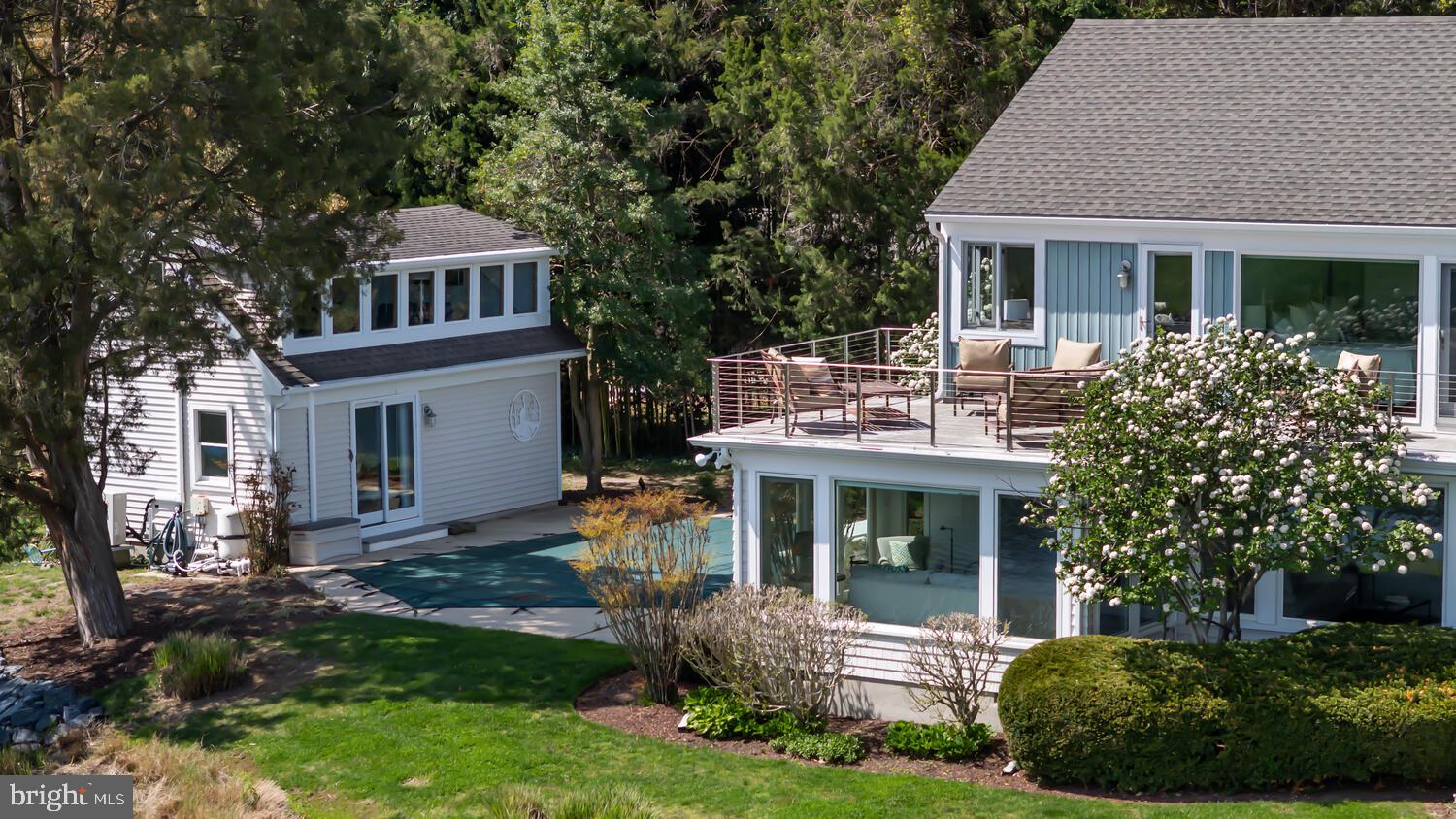 106 E DIVISION STREET