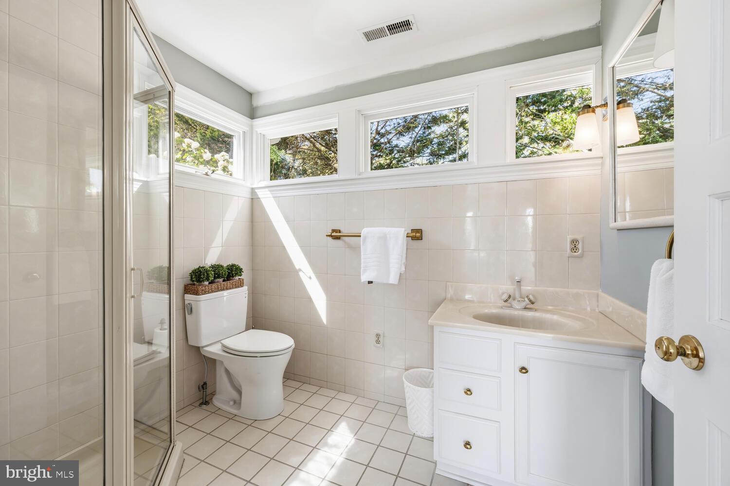 106 E DIVISION STREET