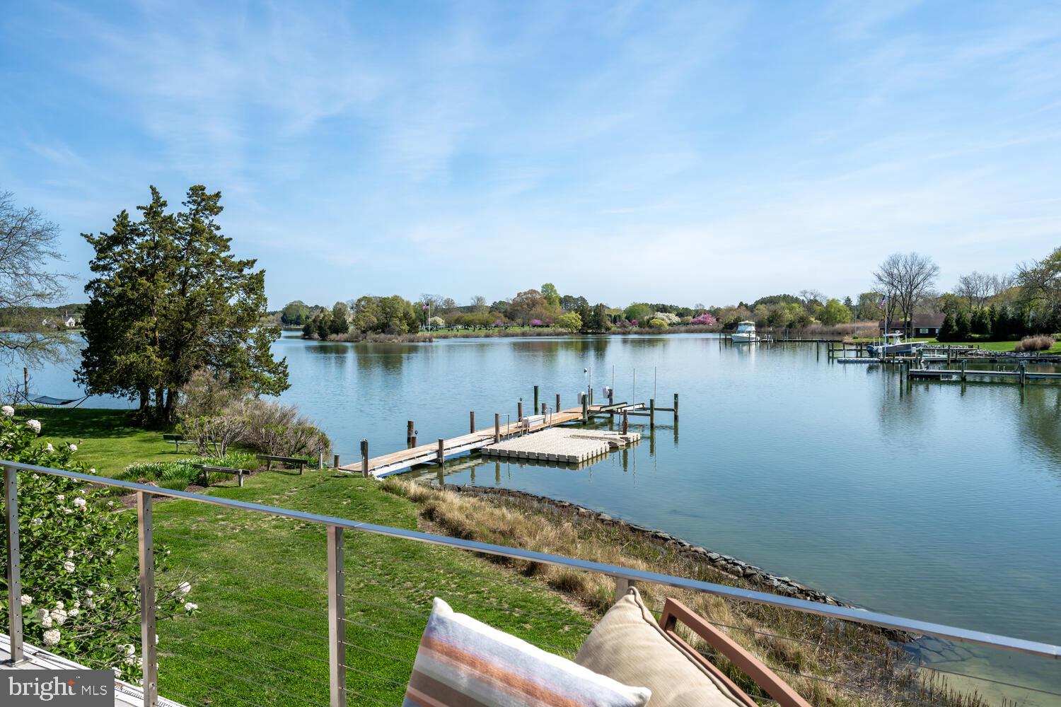 106 E DIVISION STREET