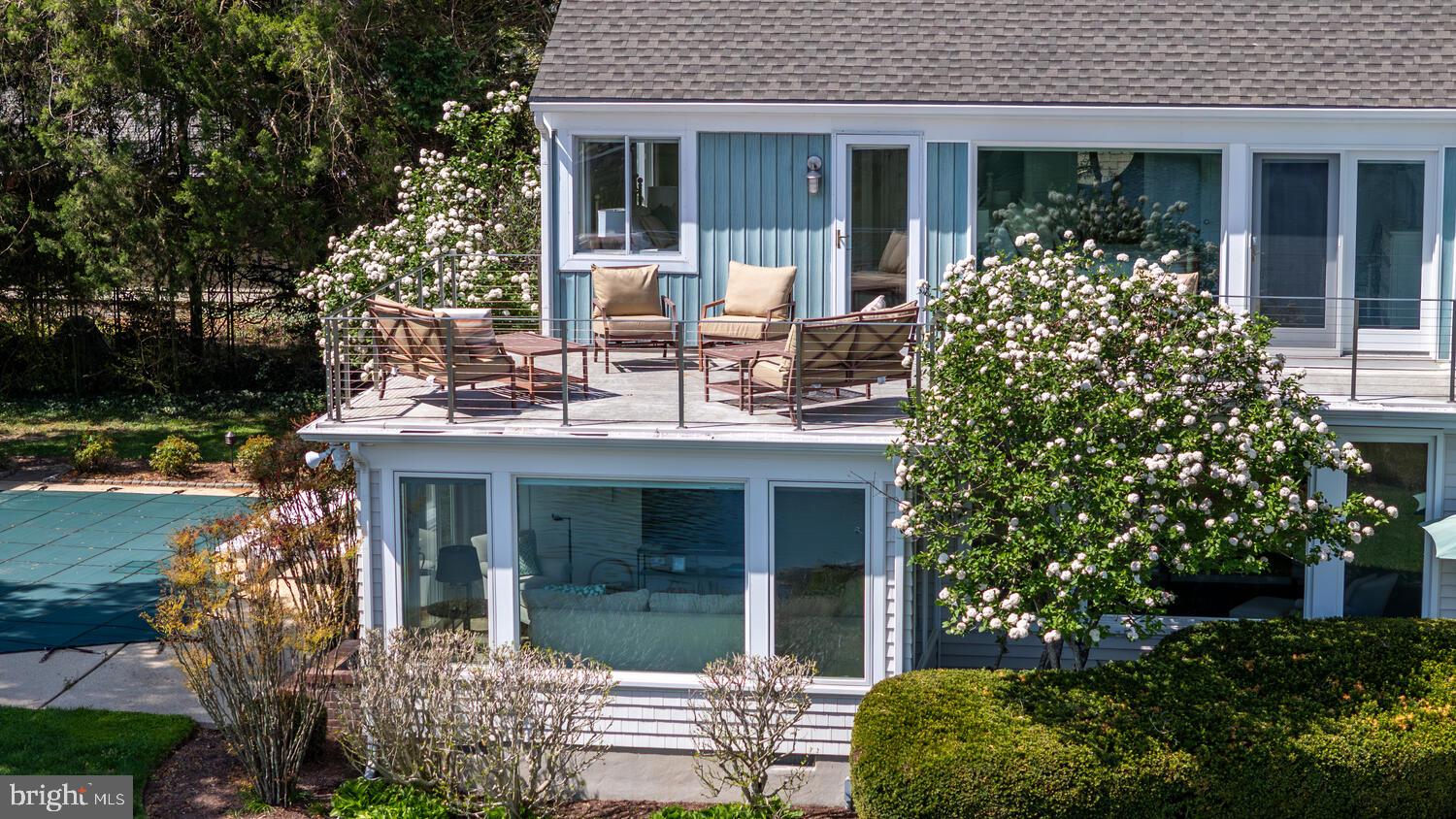 106 E DIVISION STREET