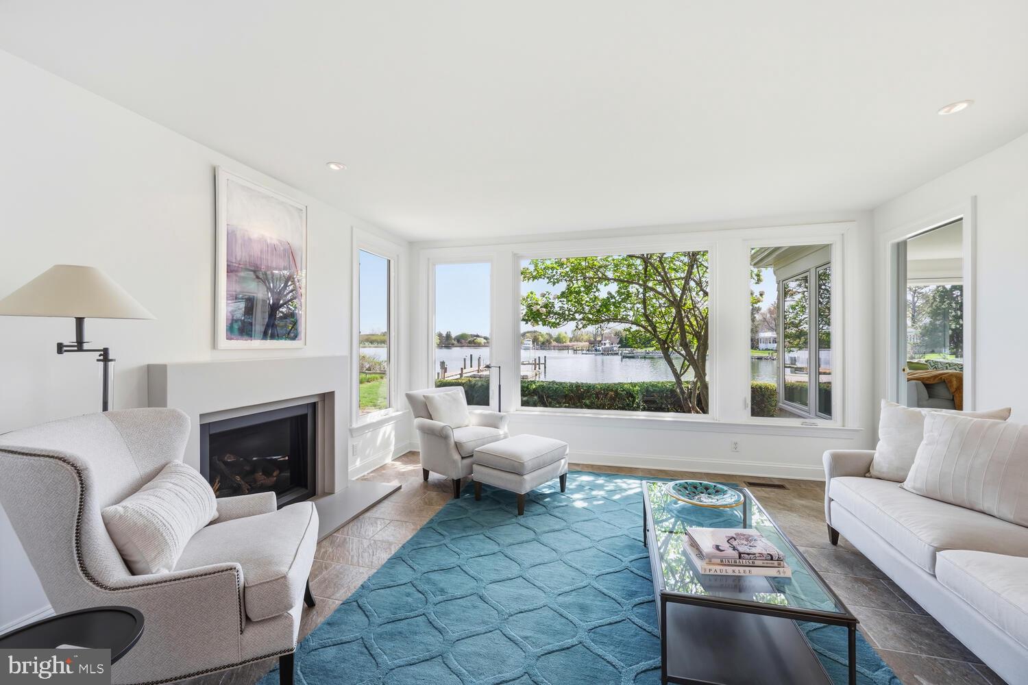 106 E DIVISION STREET