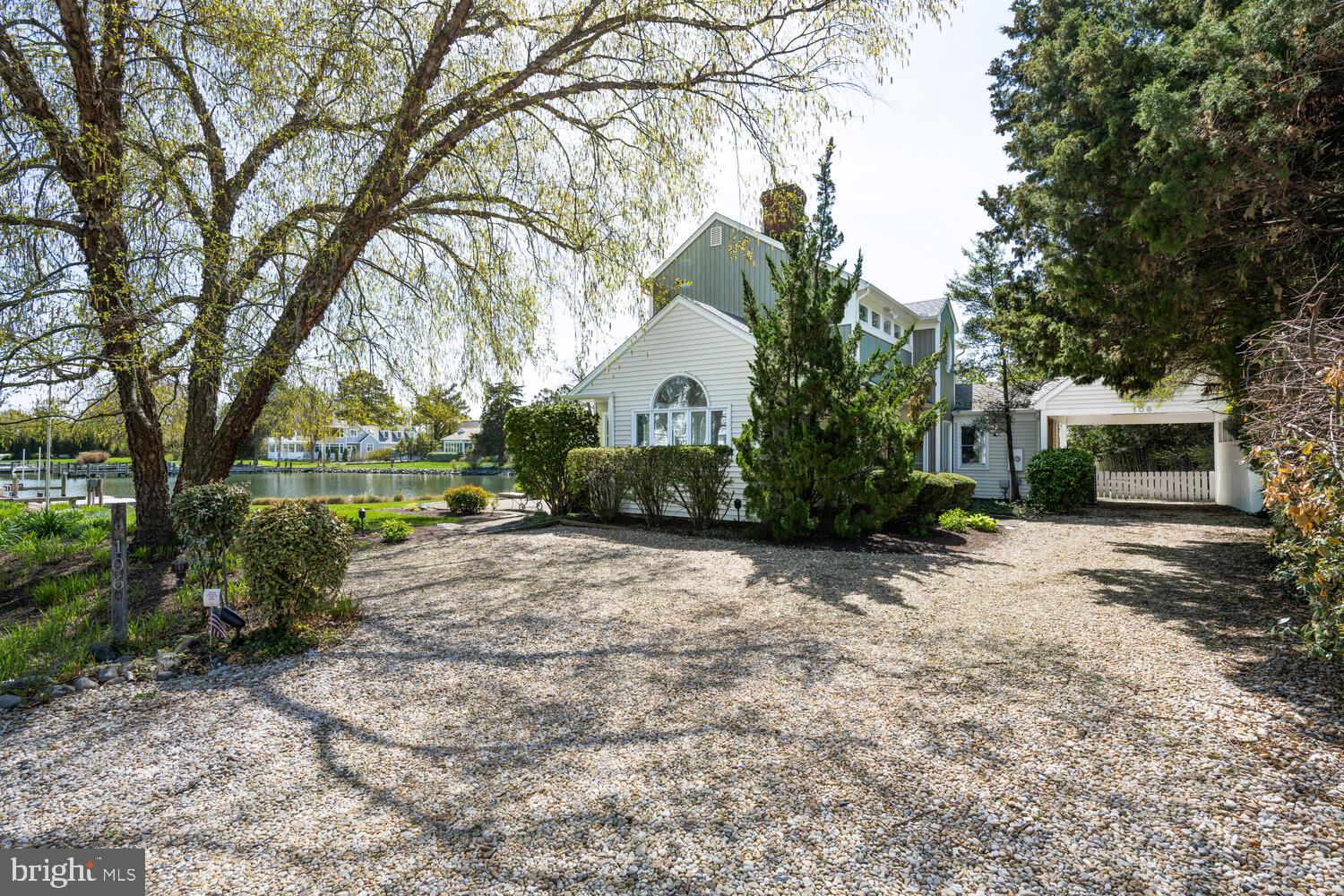 106 E DIVISION STREET