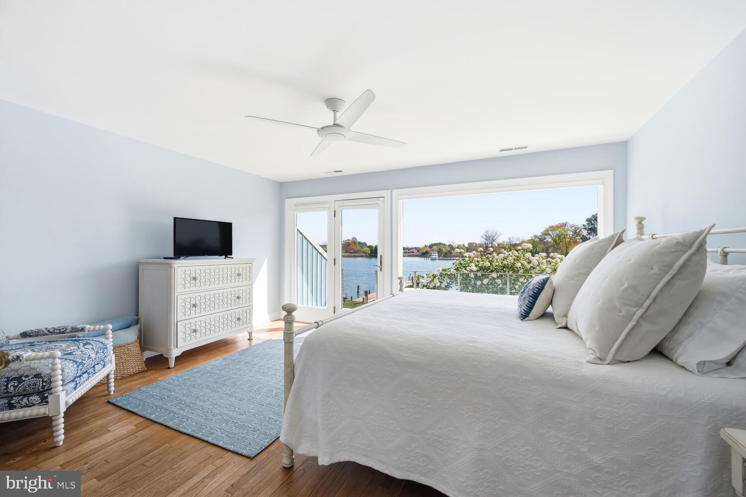 106 E DIVISION STREET