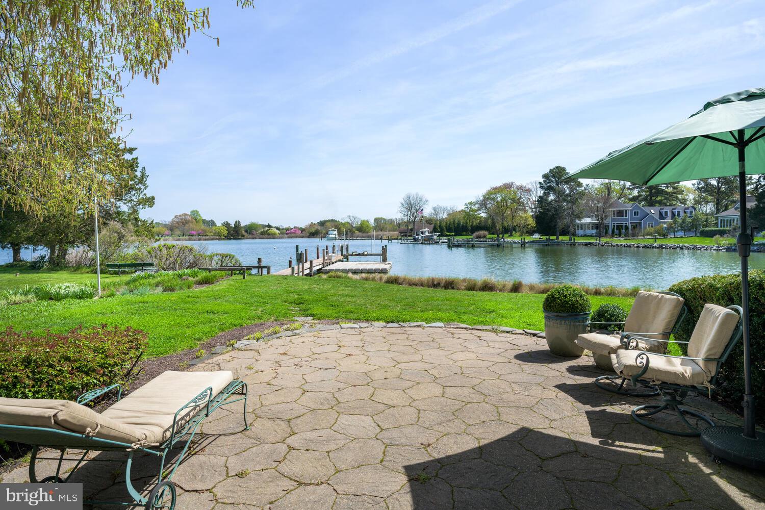 106 E DIVISION STREET