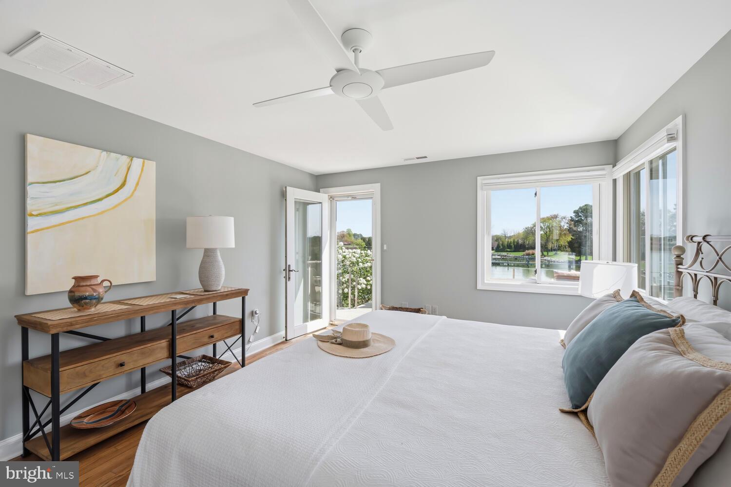 106 E DIVISION STREET