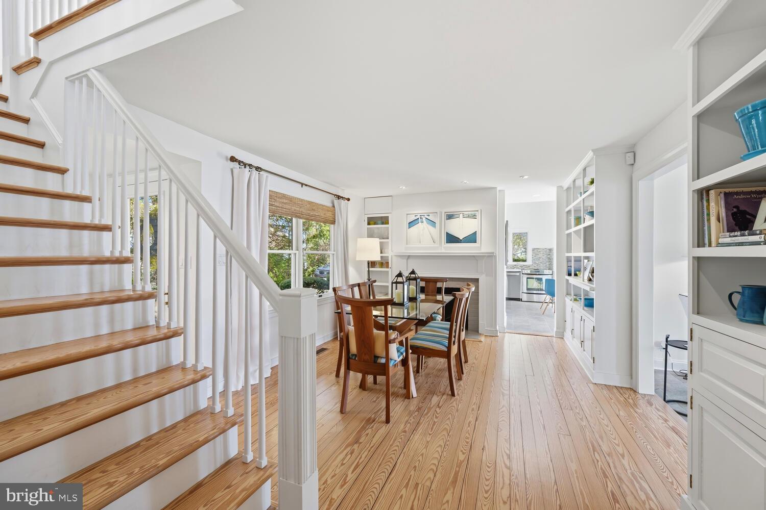 106 E DIVISION STREET