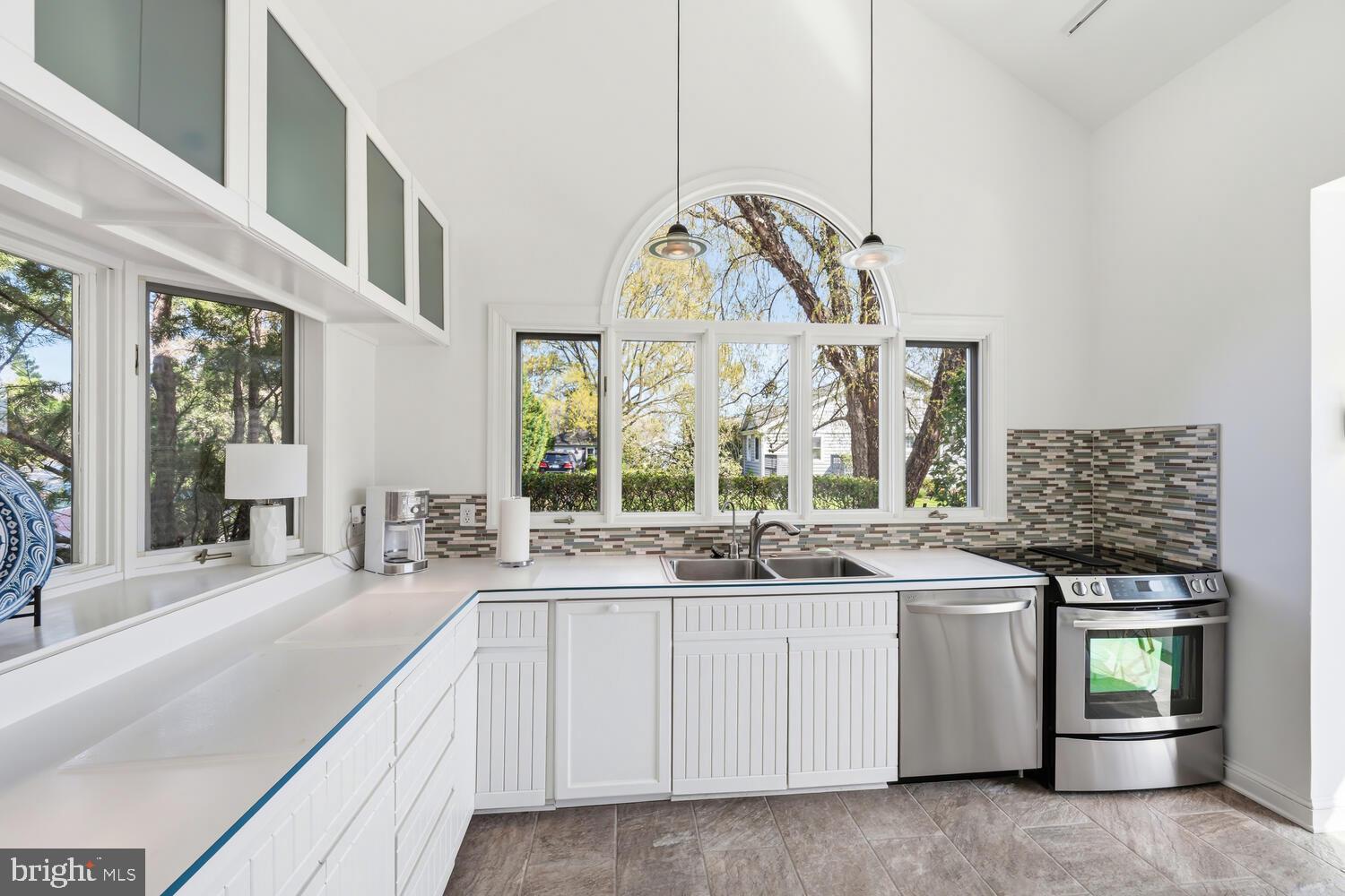 106 E DIVISION STREET