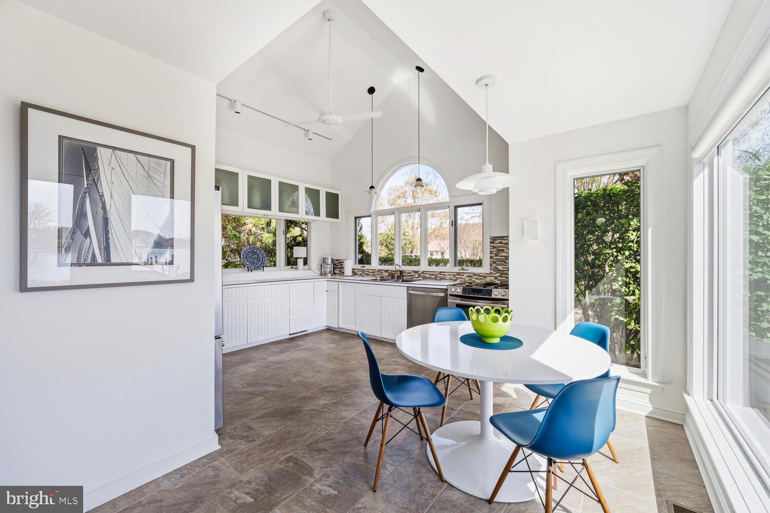 106 E DIVISION STREET