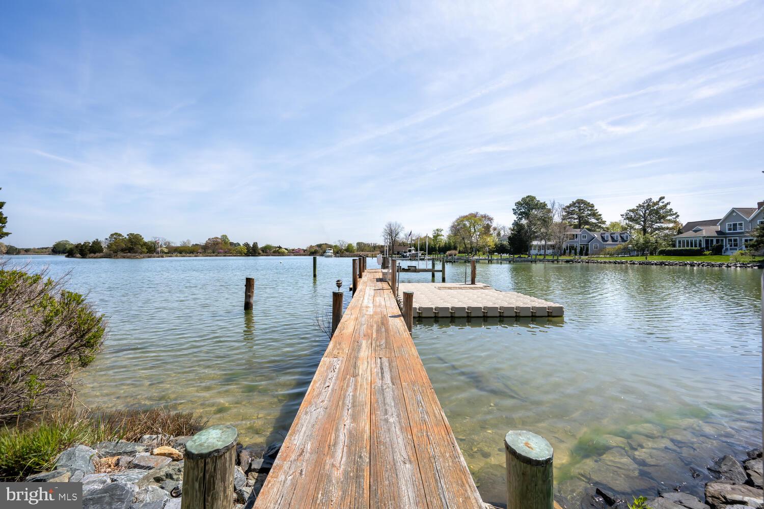 106 E DIVISION STREET