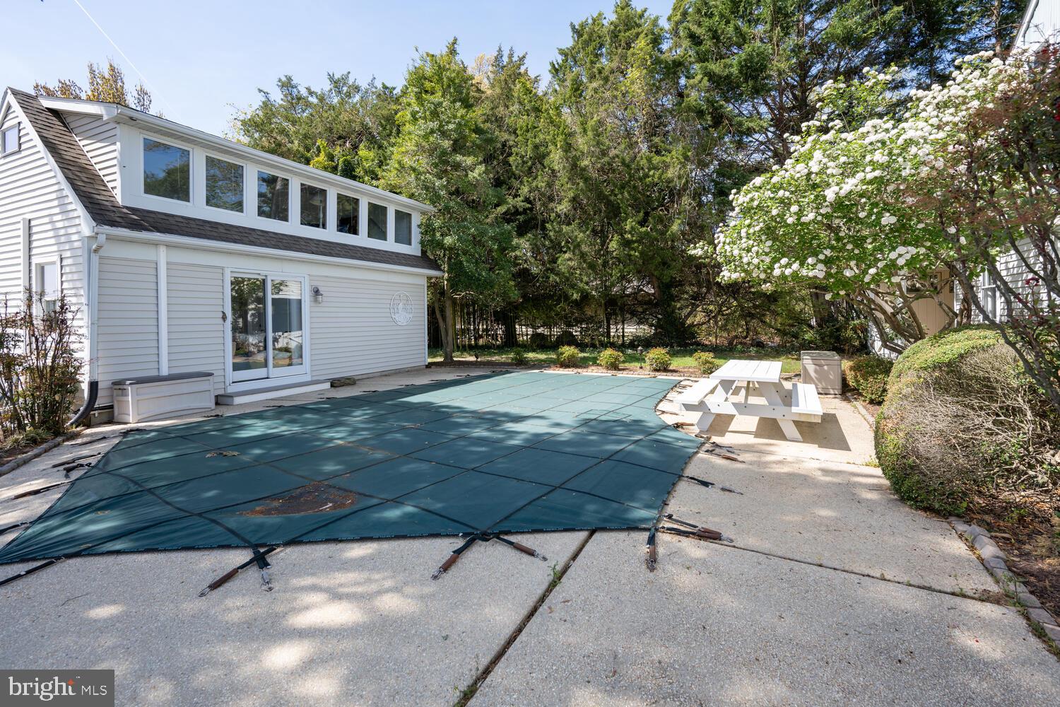 106 E DIVISION STREET