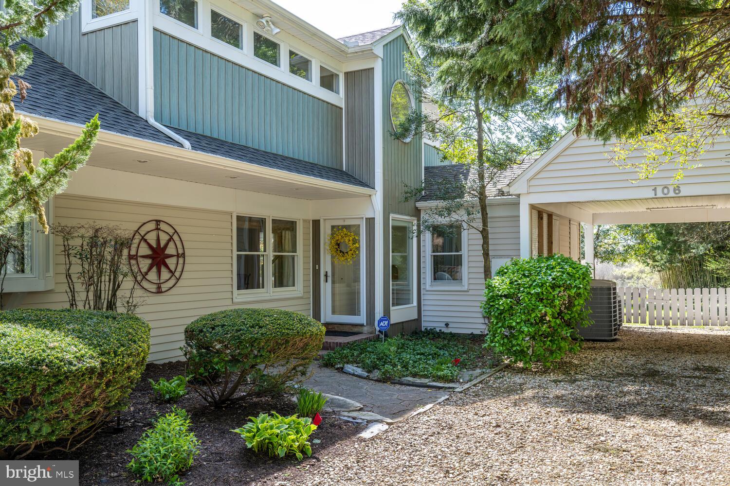 106 E DIVISION STREET