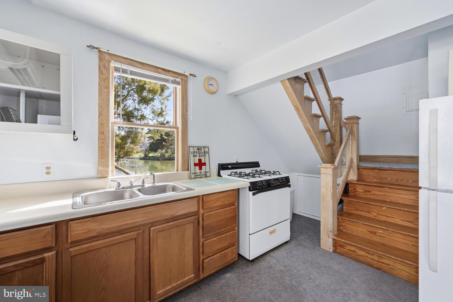 106 E DIVISION STREET