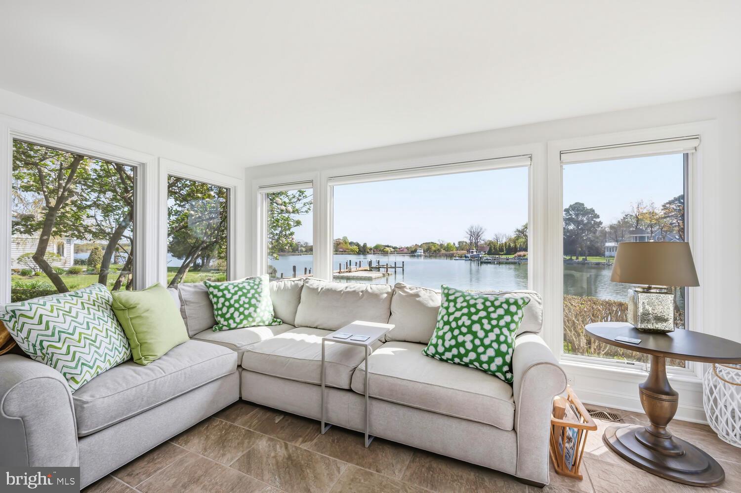 106 E DIVISION STREET