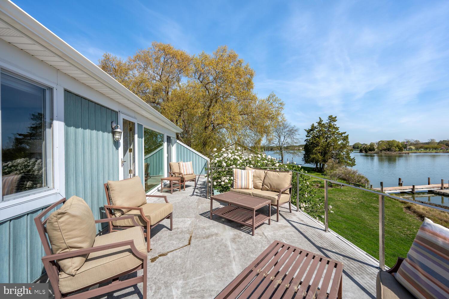 106 E DIVISION STREET