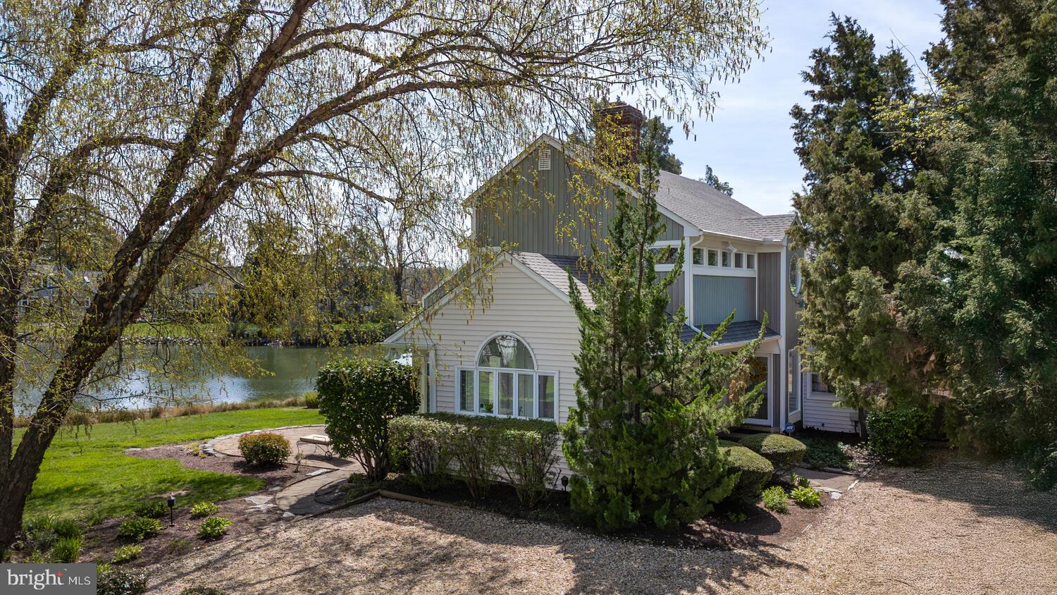 106 E DIVISION STREET