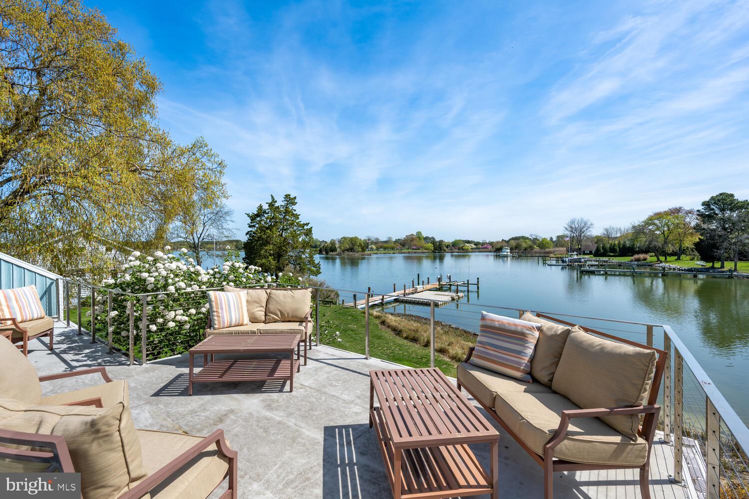 106 E DIVISION STREET