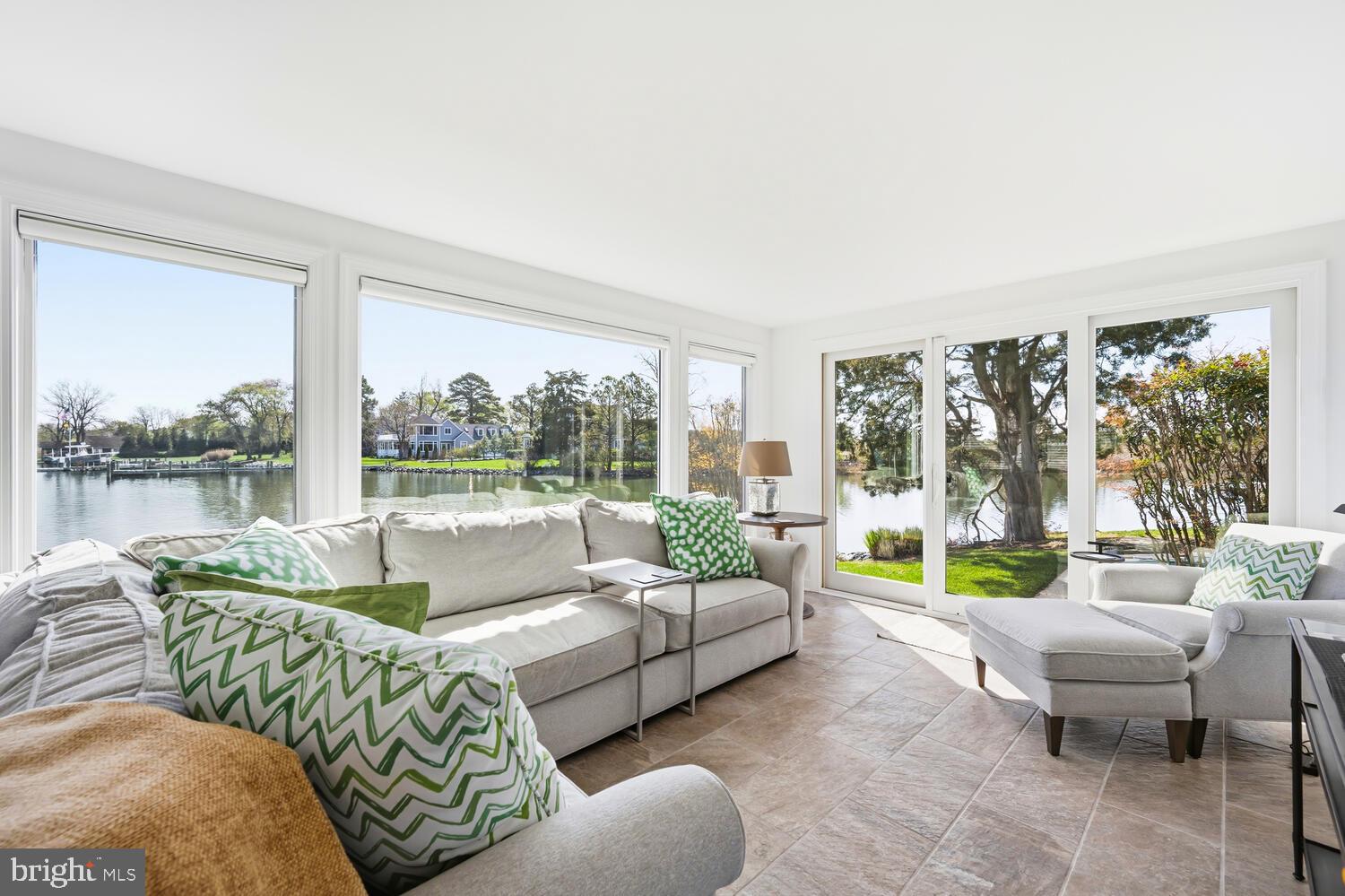 106 E DIVISION STREET