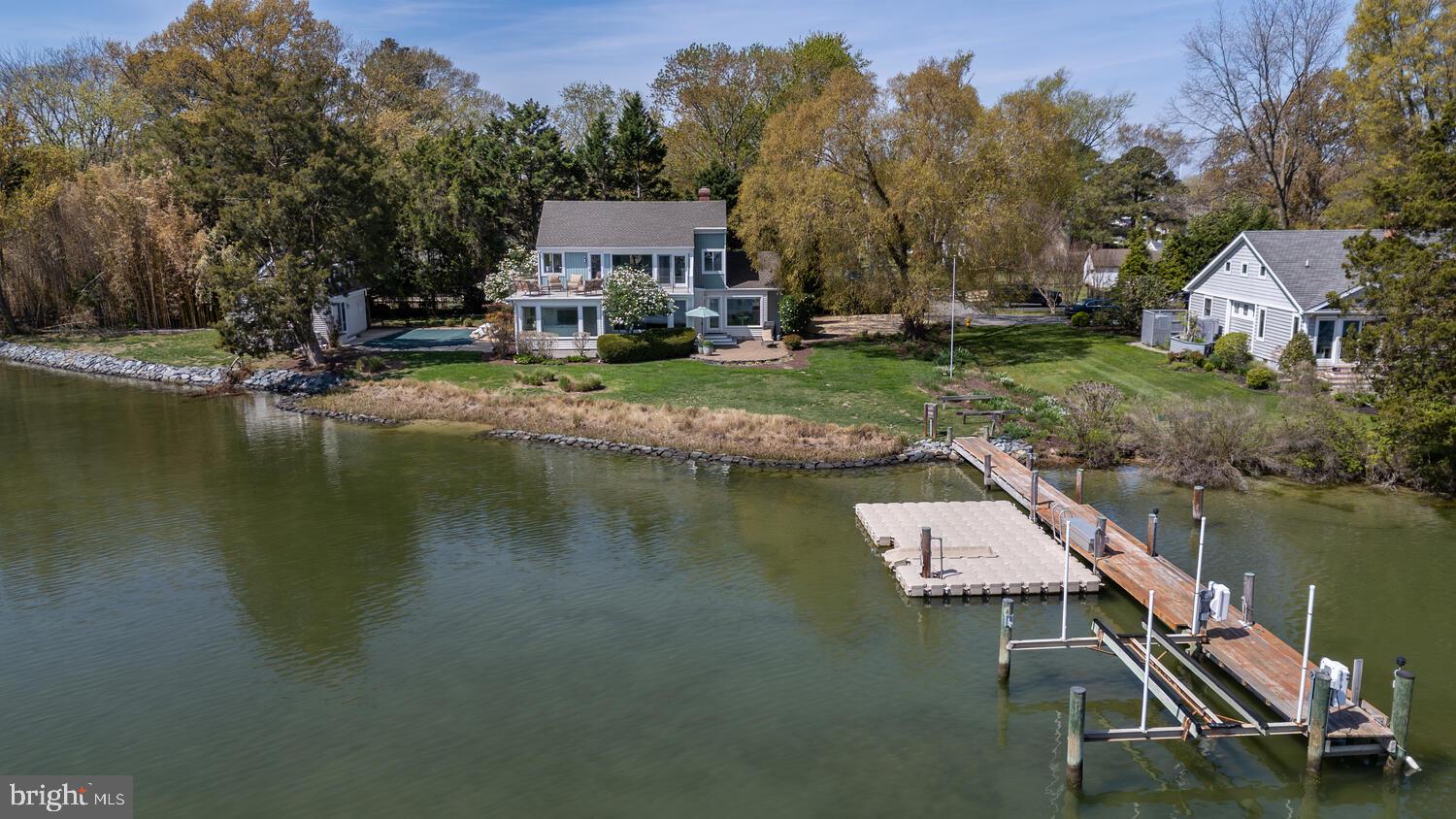 106 E DIVISION STREET