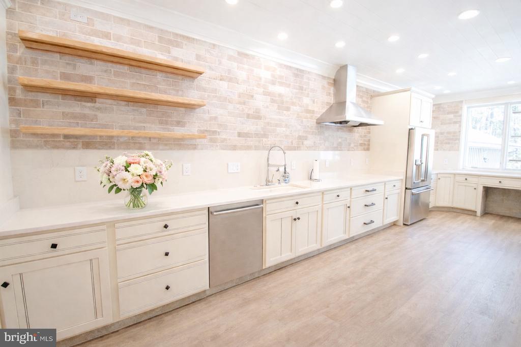 7918 BLOOMFIELD