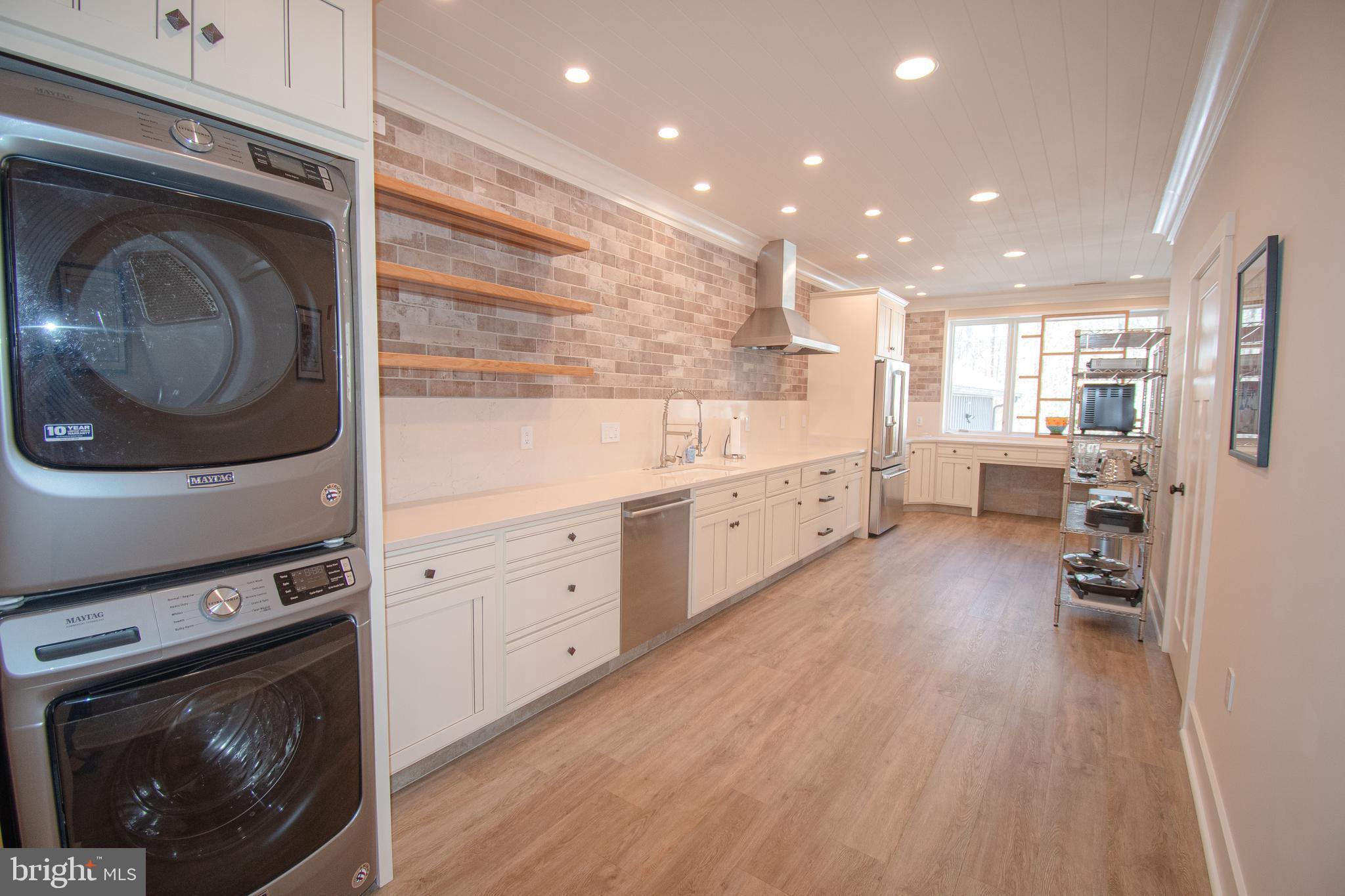 7918 BLOOMFIELD