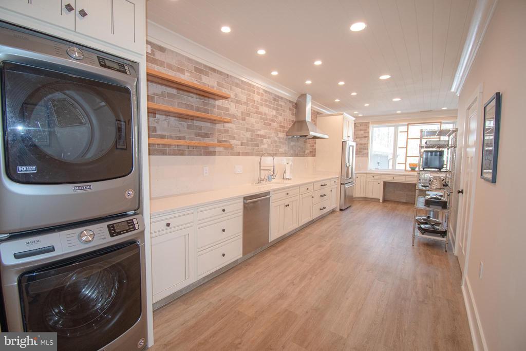7918 BLOOMFIELD
