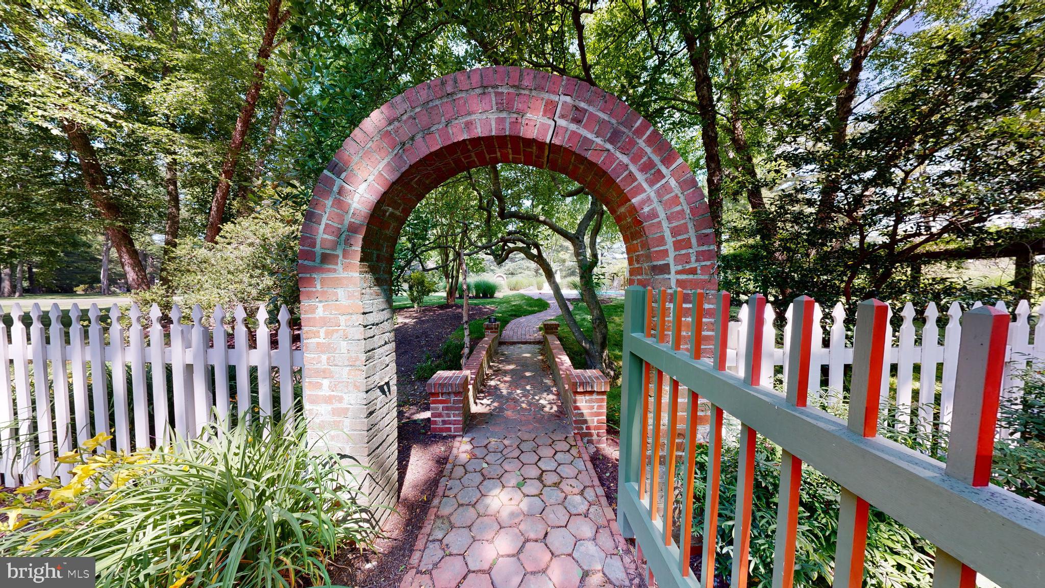 27293 SOUTHSIDE ISLAND CREEK ROAD