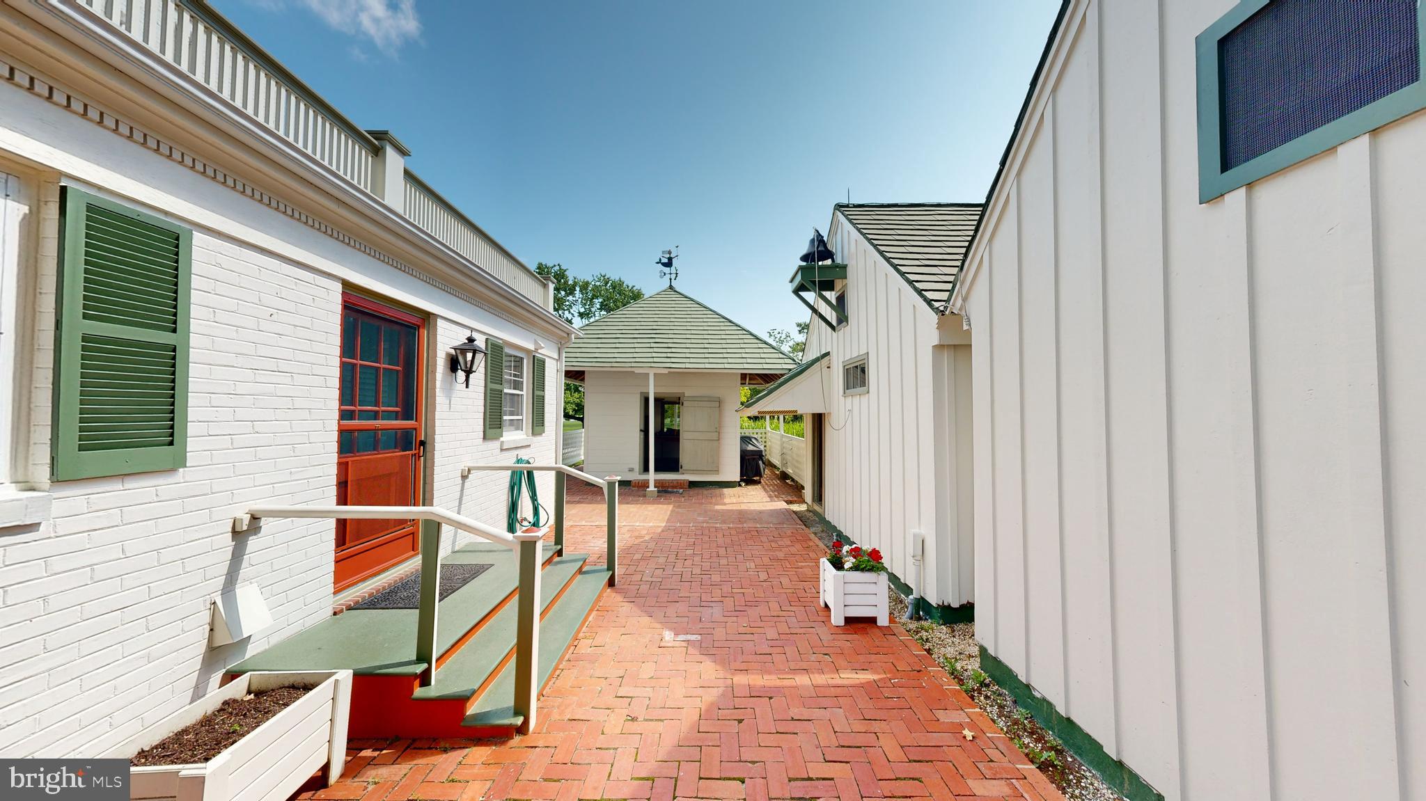 27293 SOUTHSIDE ISLAND CREEK ROAD