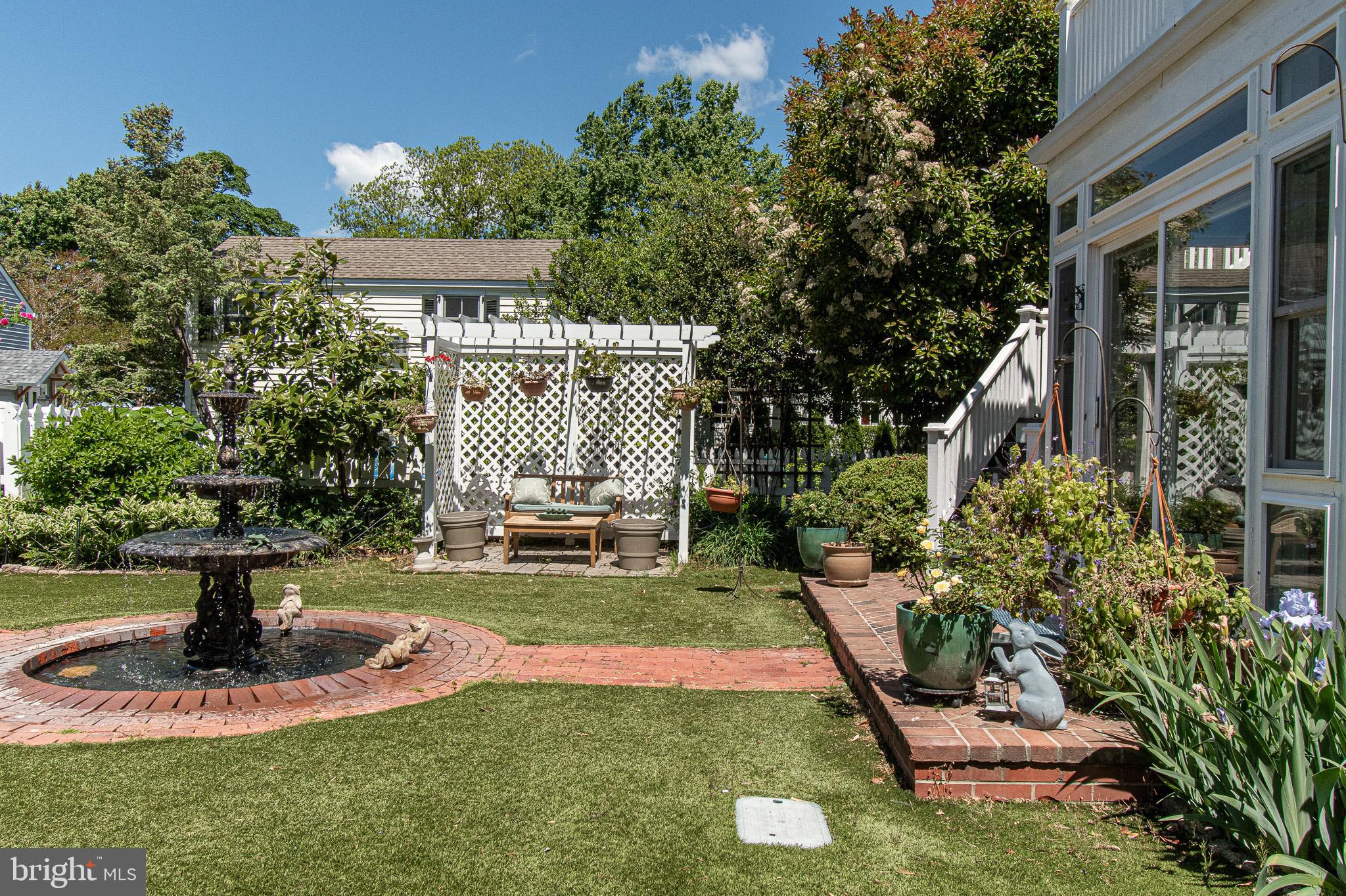226 S MORRIS STREET