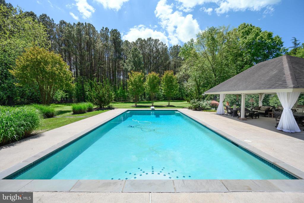 8466 AVELEY FARM ROAD