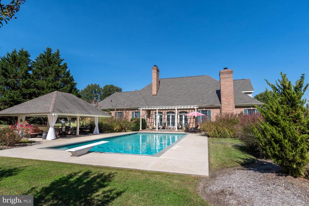 8466 AVELEY FARM ROAD