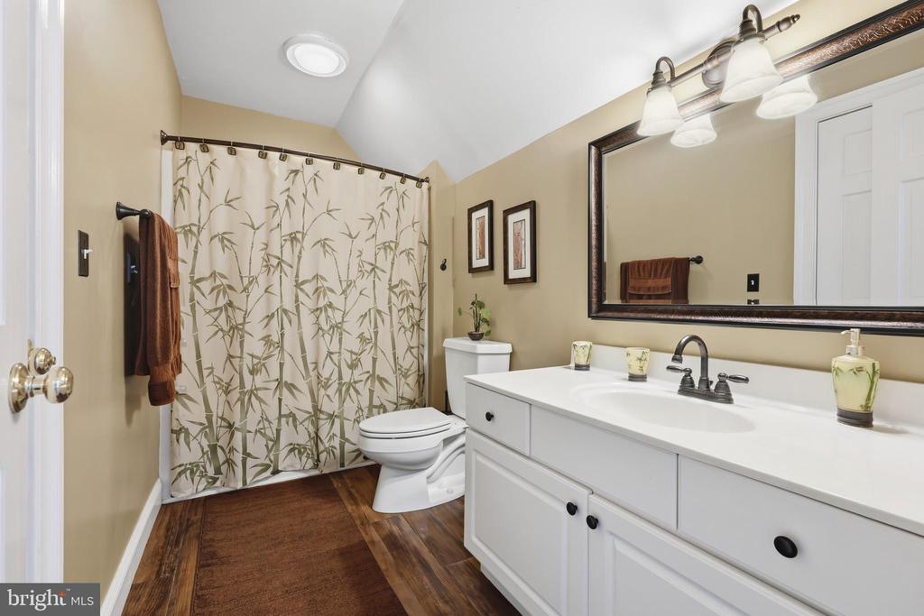 8466 AVELEY FARM ROAD