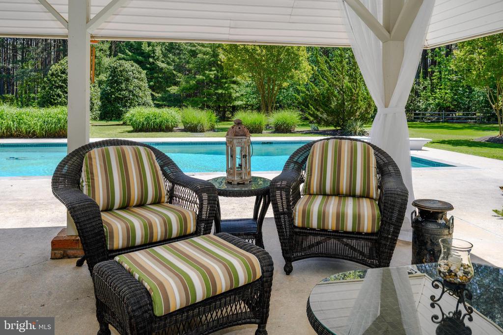8466 AVELEY FARM ROAD