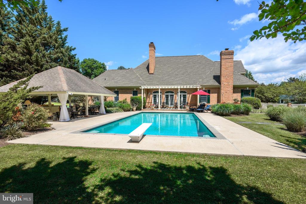 8466 AVELEY FARM ROAD