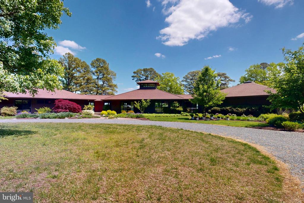 6906 TRAVELERS REST CIRCLE