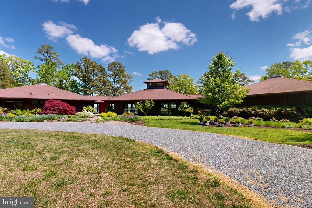 6906 TRAVELERS REST CIRCLE