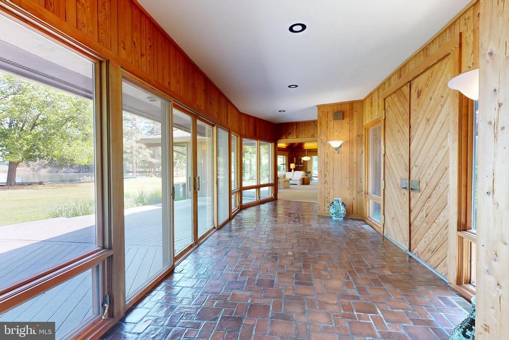 6906 TRAVELERS REST CIRCLE
