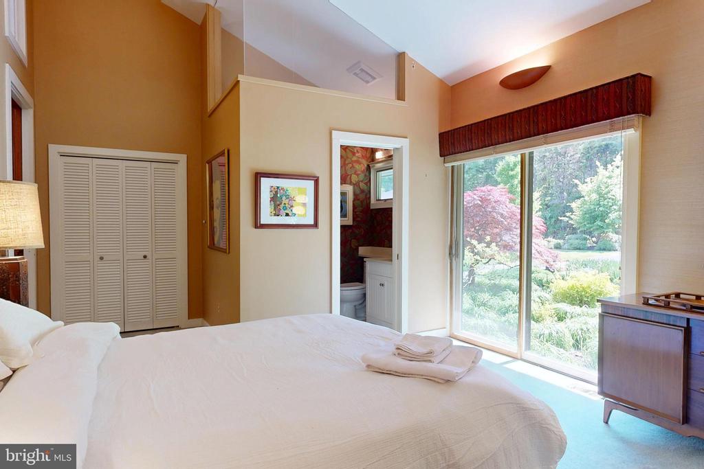6906 TRAVELERS REST CIRCLE